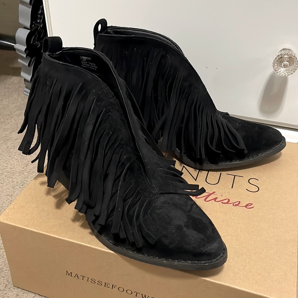 Coconuts by Matisse Lambert 7.5 Black Ankle Booties